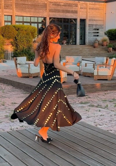 Elegante vestido de fiesta largo de gasa con escote halter, lentejuelas y espalda descubierta, color negro, TP2571