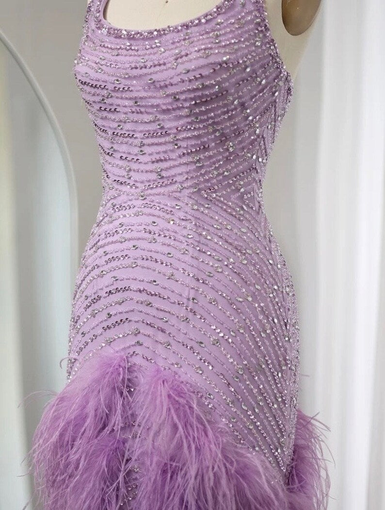 Vestido de noche morado brillante con cuello halter, sin mangas y lentejuelas, corte sirena, TP2573