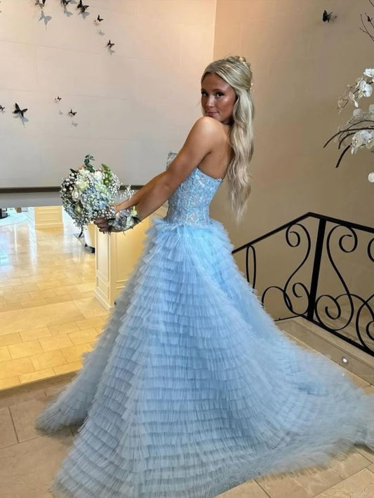 Hermoso vestido de fiesta azul sin mangas con hombros descubiertos, corte A, abertura en tul en capas hasta el suelo, vestido de dama de honor TP2595