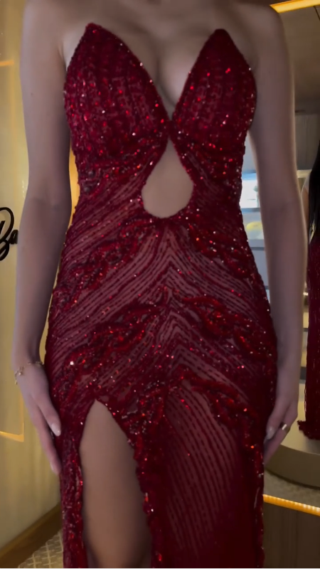 Vestido de noche de sirena con abertura alta, hombros descubiertos y lentejuelas, color burdeos brillante, largo hasta el suelo, TP2609