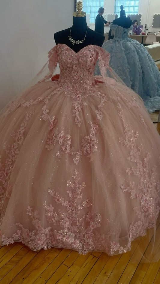 Vestido de noche de fiesta con cola, corte A, tul con lentejuelas y hombros descubiertos en color rosa dulce TP2614