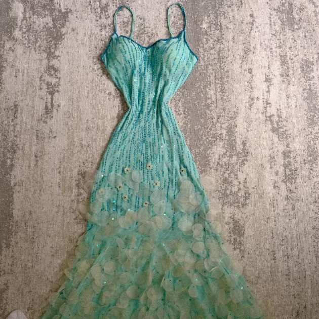 Hermoso vestido de fiesta de sirena con escote en V, espalda descubierta, tirantes finos y cuentas, largo hasta el suelo, TP2621