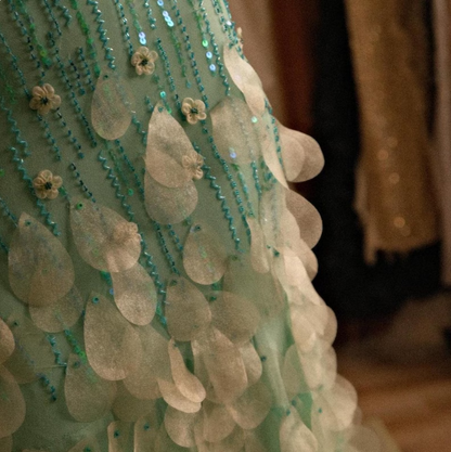 Hermoso vestido de fiesta de sirena con escote en V, espalda descubierta, tirantes finos y cuentas, largo hasta el suelo, TP2621