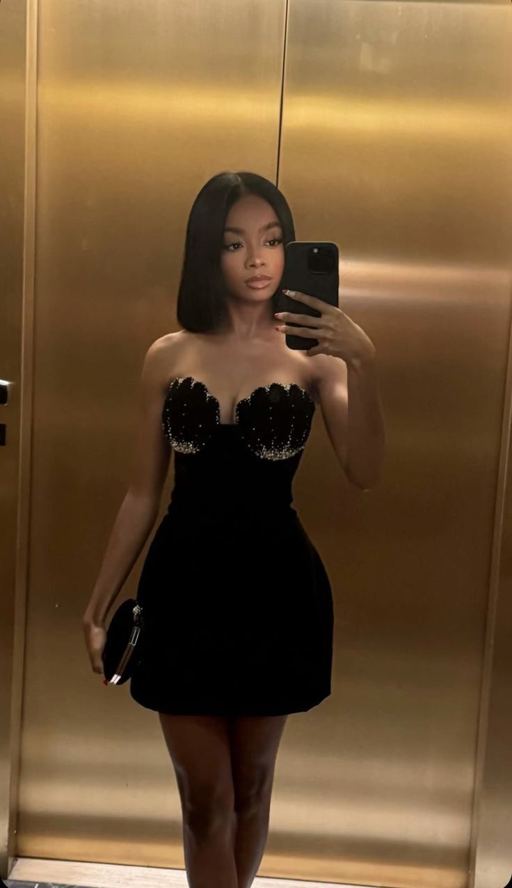 Elegante minivestido de fiesta de terciopelo negro sin tirantes, vestido de noche TP2639