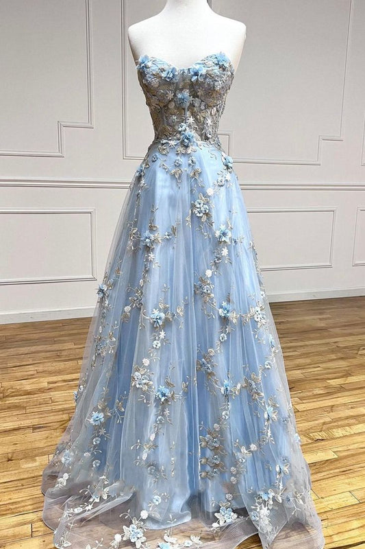 Hermoso vestido de noche largo de tul con flores, escote corazón y sin tirantes, corte A, color azul claro, para fiesta de graduación, TP2659