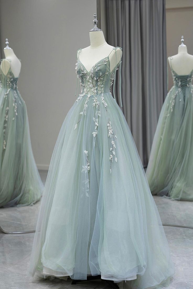 Hermoso vestido de noche largo de tul con escote en V y corte A sin tirantes TP2678