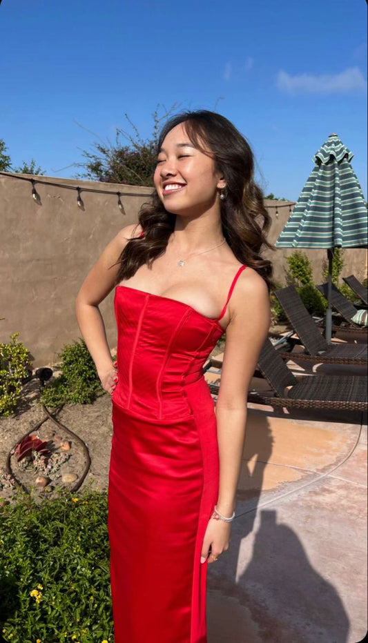Hermoso vestido de noche de satén rojo sin tirantes y corte sirena, TP2690