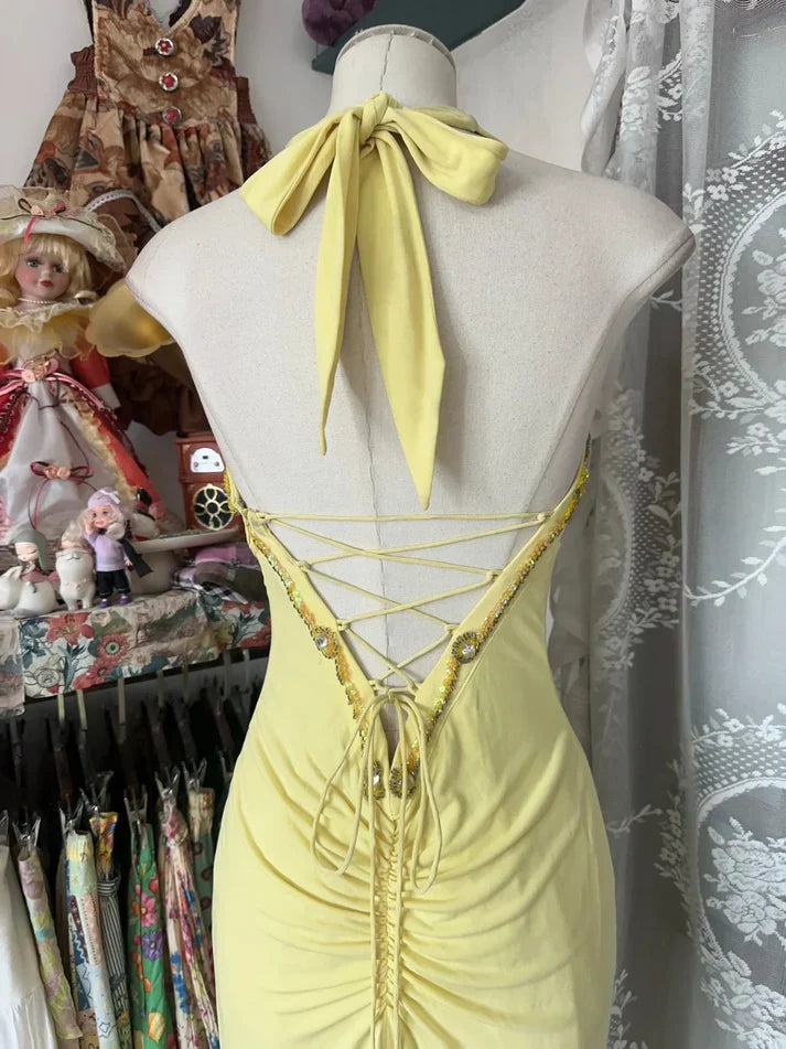 Vestido de fiesta vintage amarillo con cuello halter, lentejuelas y espalda descubierta, corte sirena, TP2730