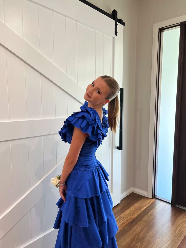 Vestido de fiesta azul zafiro con escote en V, sin mangas, con volantes y capas, corte A, vestido de noche TP2759