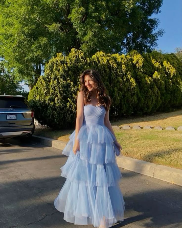 Elegante vestido de noche azul sin tirantes, de tul, con capas, corte A, largo, para fiesta, TP2783