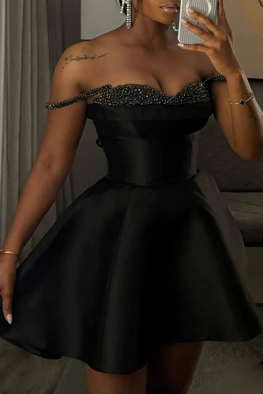 Sexy Spaghetti Straps Sweetheart Neck Black Satin Beaded A-Line Homecoming Dress Short Prom Dress S850