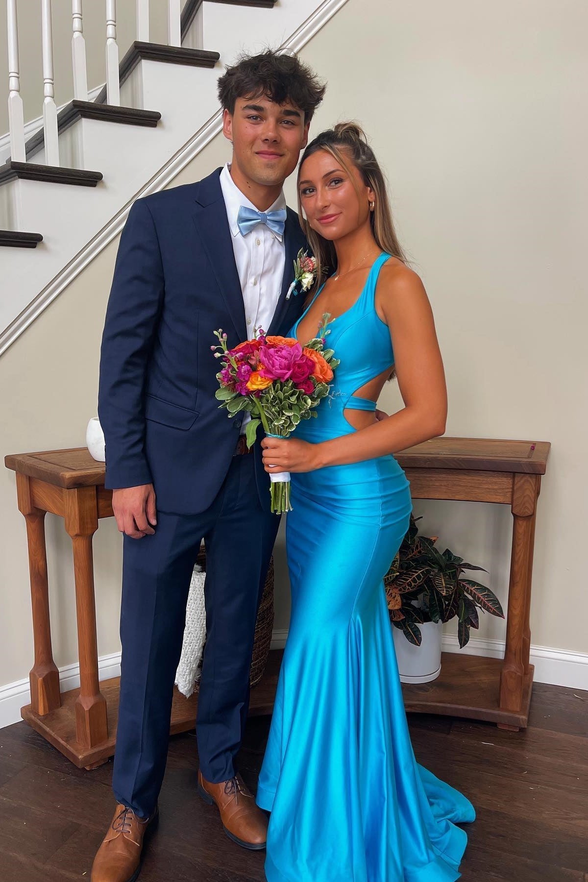 Vestido de graduación de sirena fruncido con espalda abierta y escote en V, vestidos formales largos