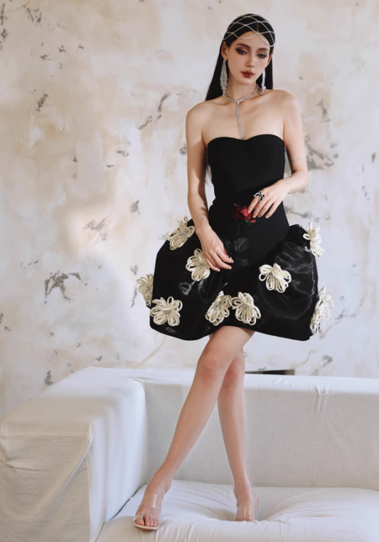 Black Sexy A Line Sweetheart Neck White Appliques Satin Short Homecoming Dress Cocktail Dress SH3575