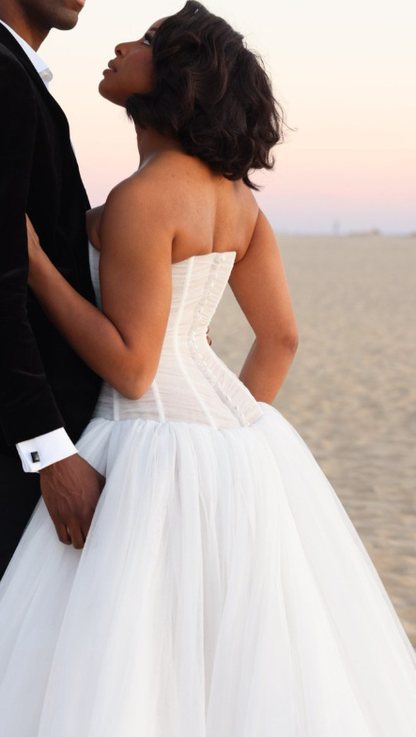 2025 New Simple A Line Strapless Tulle Long Wedding Dress SH2286