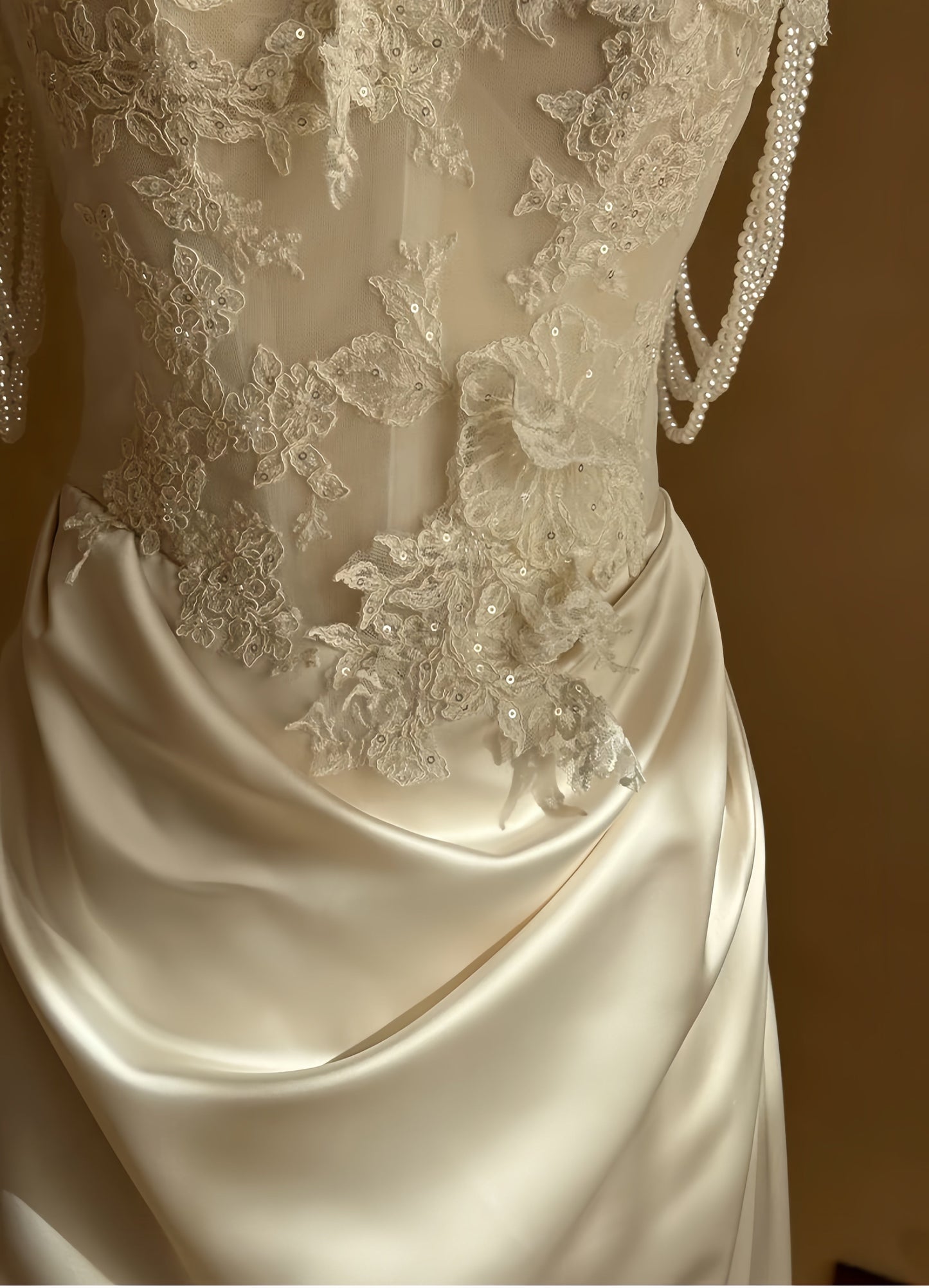 Vintage White/Ivory Appliques Wedding Dress, Sheath Lace Floral Bridal Gown, AST1750