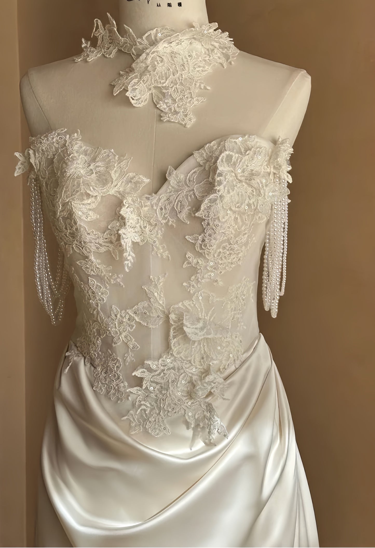 Vintage White/Ivory Appliques Wedding Dress, Sheath Lace Floral Bridal Gown, AST1750