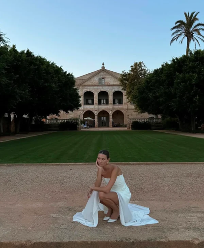 Vestido de novia sencillo de corte A, sin tirantes, de gasa, para verano, playa, blanco, con abertura, W0115