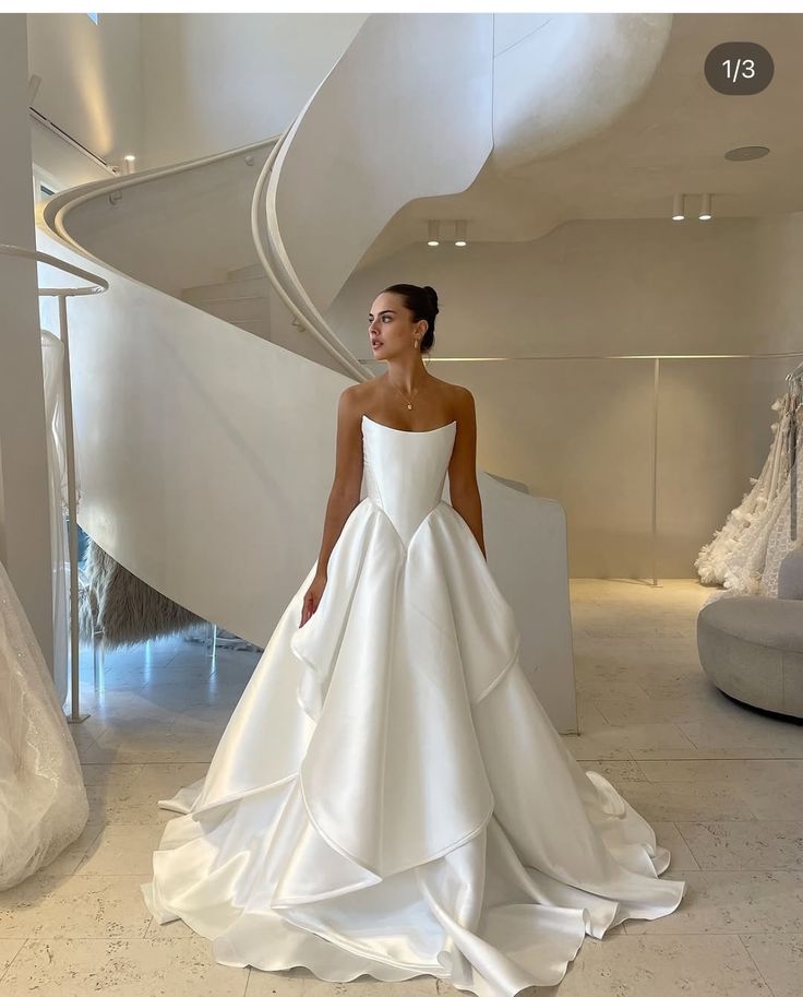 Vestido de novia modesto, vestido de fiesta sin tirantes, satén blanco, largo, vestido de novia, W0127