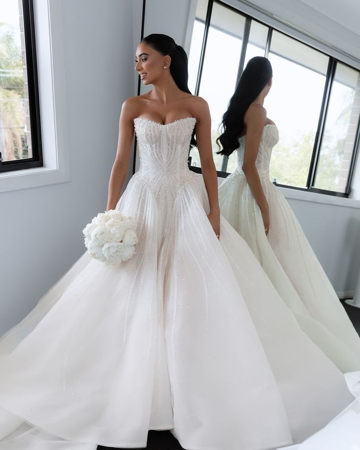Pretty Wedding Dress Ball Gown Strapless Sequin White Wedding Dresses Bridal Gowns W0142