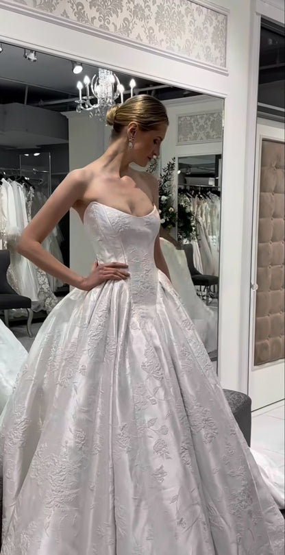 Hermoso vestido de novia, sin tirantes, de satén, floral, blanco, W0147