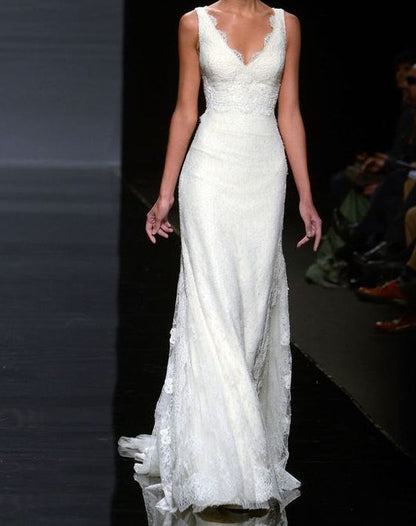 Hermoso vestido de novia de sirena con escote en V y encaje blanco de verano W0150