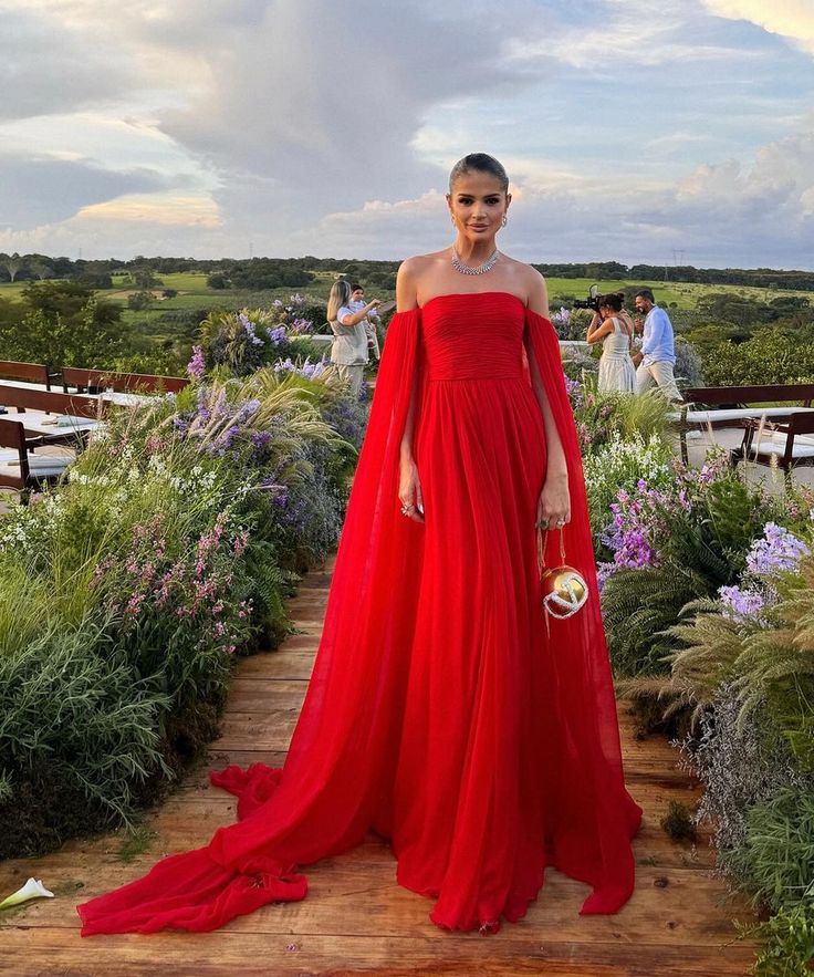 Elegante vestido de fiesta largo de gasa roja con hombros descubiertos y corte A, vestido formal de verano para invitadas de boda, atuendo para invitadas de boda W0272
