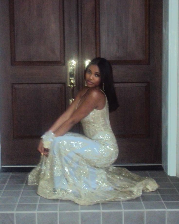 Modest Mermaid Spaghetti Straps Gold Sequin Formal Gown 20th Birthday Dress Prom Dresses Black Girl 18th Birthday Outfits W0377