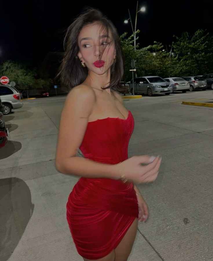Vestido corto de satén rojo con escote en forma de corazón para fiesta de bienvenida, de verano, para escuela secundaria, formal, de cóctel, para cumpleaños, W0634