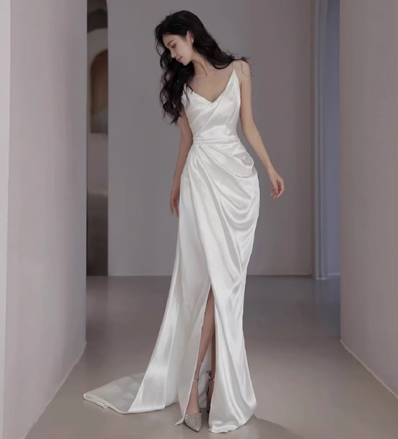 Vestido de novia de ensueño, corte tubo, tirantes finos, satén blanco, abertura, verano, largo, W0727