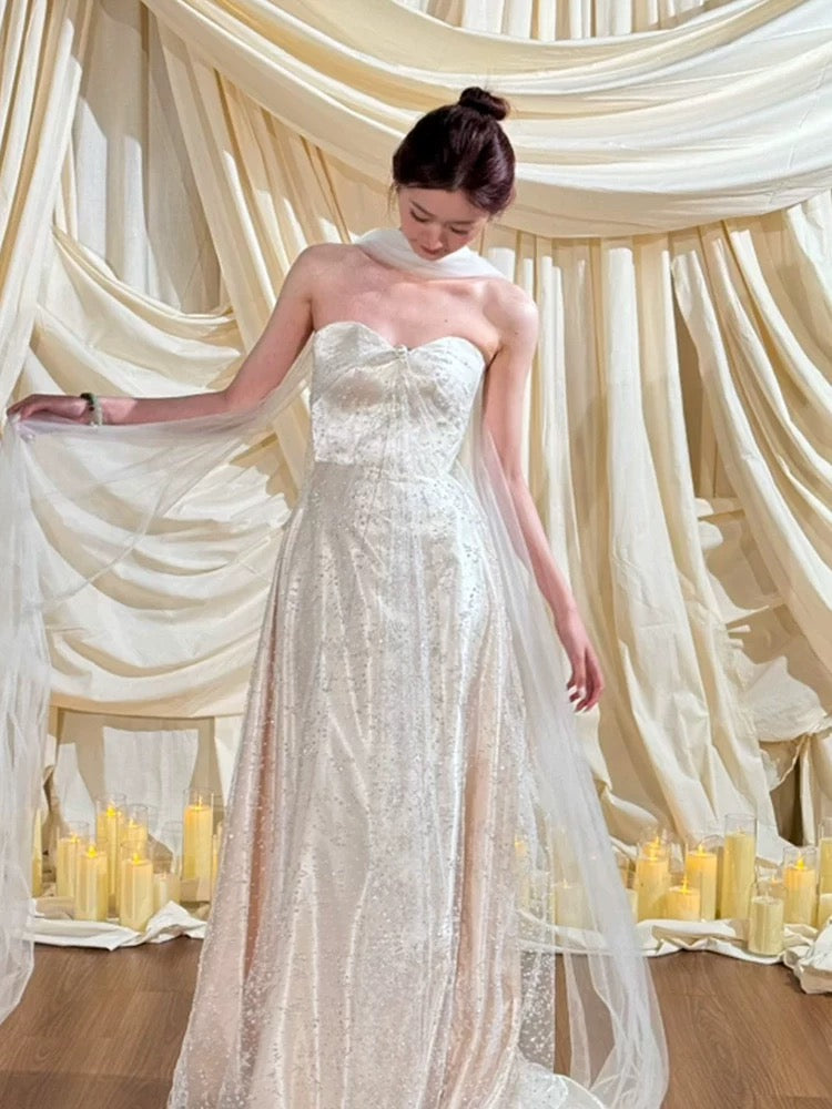 Vestido de novia sencillo de corte A con escote corazón y lentejuelas blancas, largo para playa y verano W0775