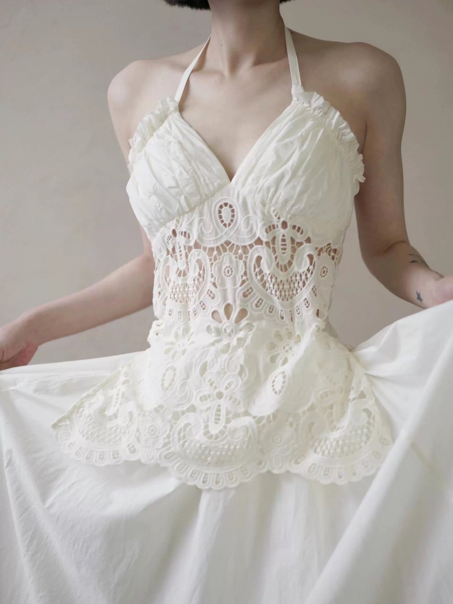 Vestido de novia vintage de corte A, estilo halter, de encaje, blanco, para verano, playa, largo, W0786