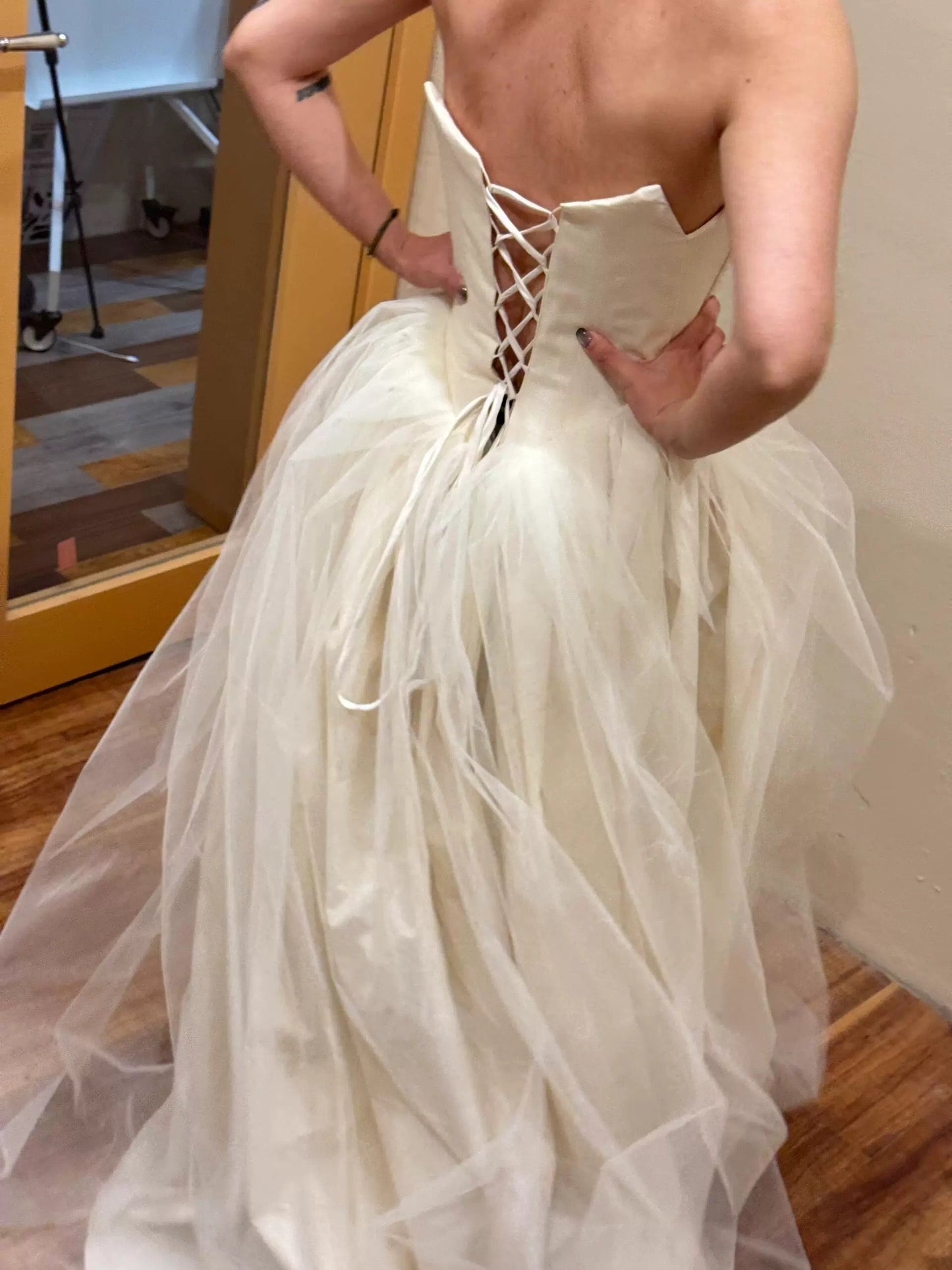 Vestido de novia vintage de corte A sin tirantes color marfil, largo para playa y verano, W0787