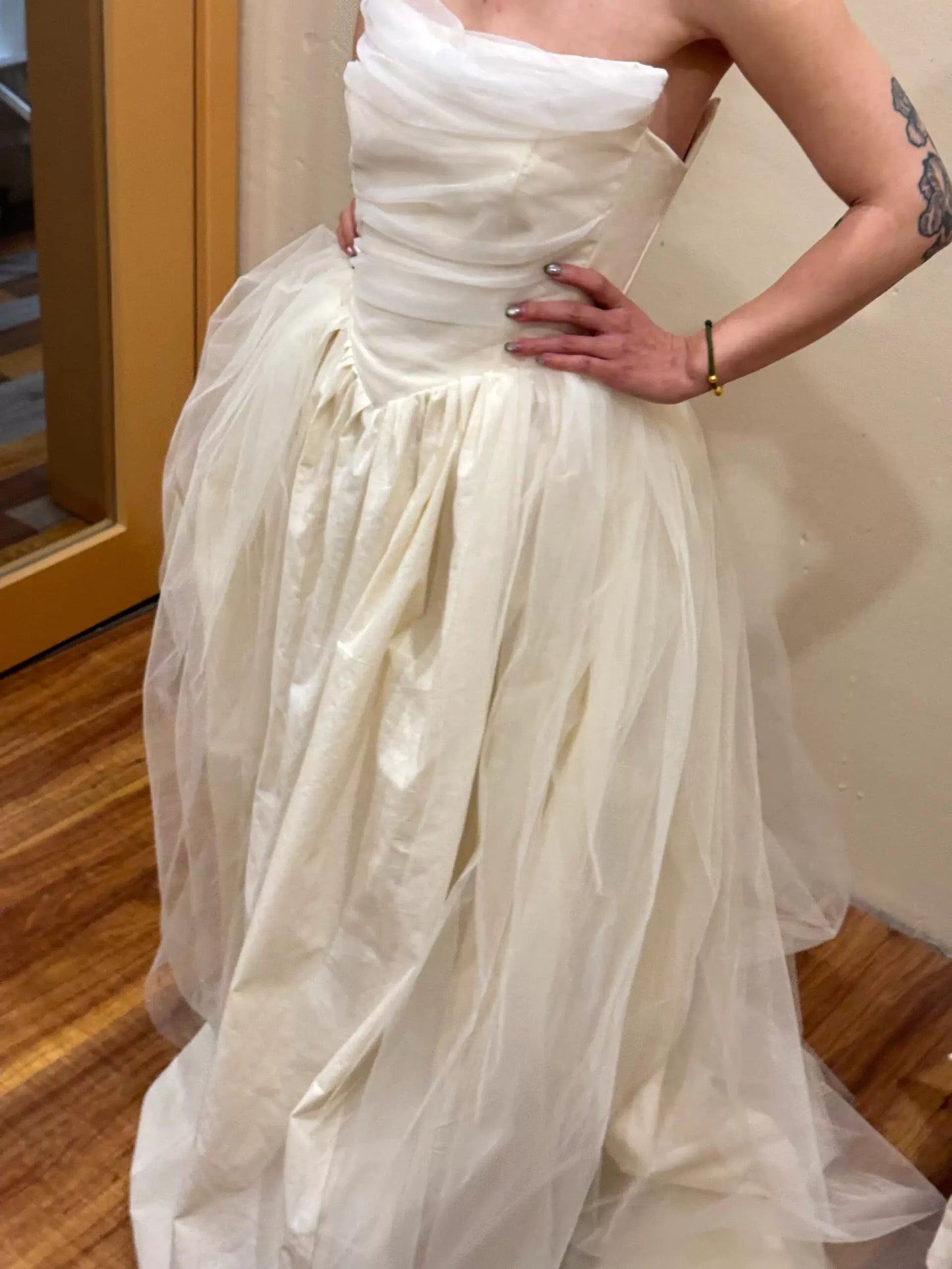 Vestido de novia vintage de corte A sin tirantes color marfil, largo para playa y verano, W0787