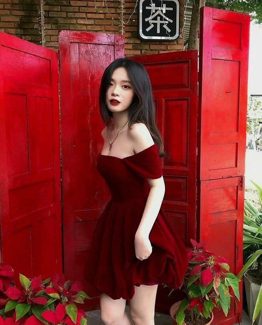 Vestido corto de satén burdeos con hombros descubiertos, corte A, para fiesta de 8.º grado, de verano, para escuela secundaria, atuendos de cumpleaños W1062