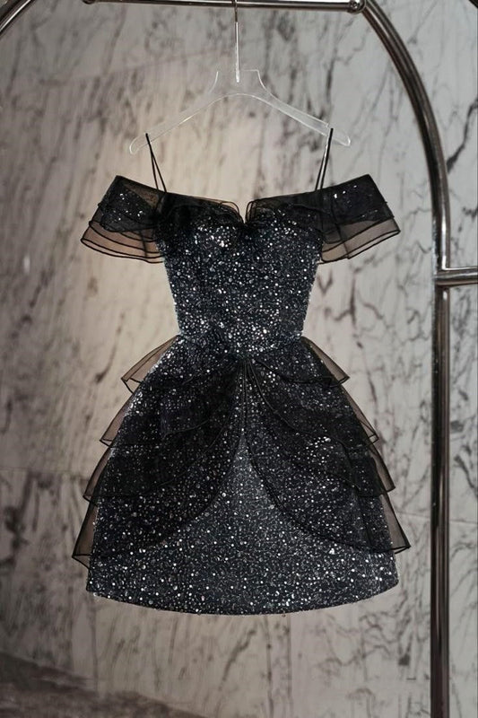 Vestido negro corto vintage de corte A con tirantes finos, minivestido formal para octavo grado, vestido de verano para escuela secundaria, atuendos de cumpleaños W1187
