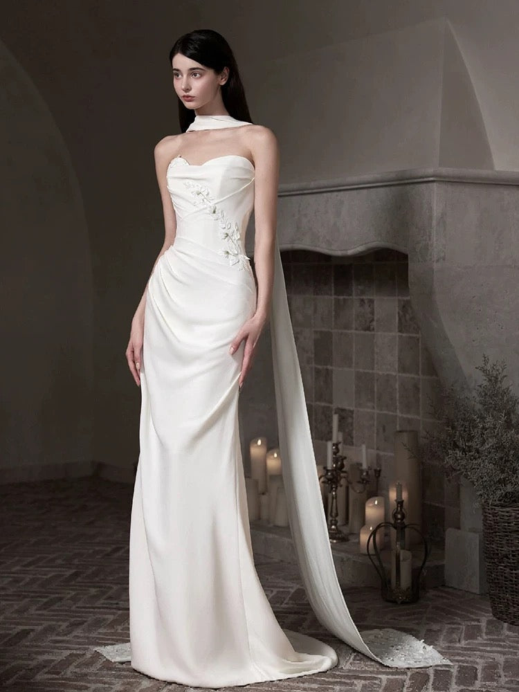 Hermoso vestido de novia de corte sirena, escote corazón, blanco, largo, de satén, W0798