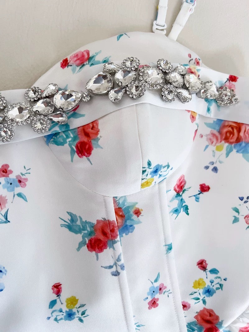 Hermoso vestido de verano con tirantes finos, corte A, estampado floral blanco, para adolescentes, para cumpleaños número 16, minivestido para cumpleaños número 18, vestidos de cóctel para mujer W822