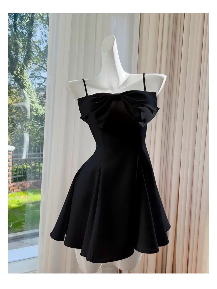 Vestido de fiesta corto de satén blanco con tirantes finos, corte A, moderno, para octavo grado, para verano, para escuela secundaria, para cumpleaños, W920