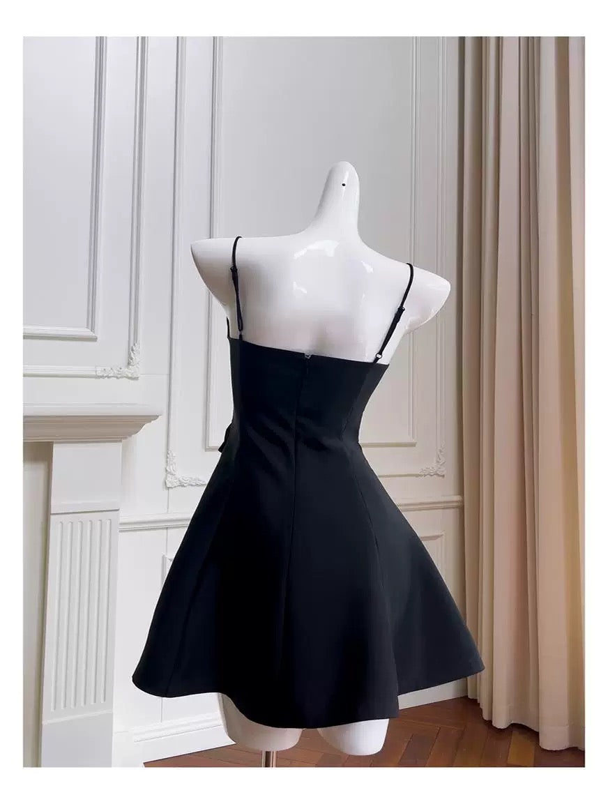 Vestido de fiesta corto de satén negro con tirantes finos, corte A, moderno, para octavo grado, para verano, para escuela secundaria, para cumpleaños, W929