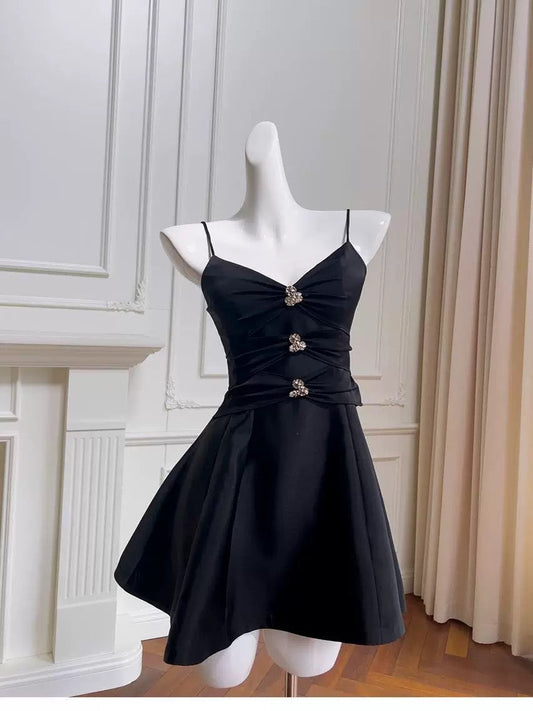 Vestido de fiesta corto de satén negro con tirantes finos, corte A, moderno, para octavo grado, para verano, para escuela secundaria, para cumpleaños, W929