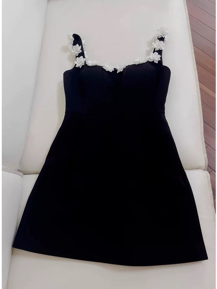 Vestido de fiesta de verano de satén negro con cuello cuadrado y corte A, estilo formal, corto, floral, para octavo grado, para escuela secundaria, atuendos de cumpleaños, W930