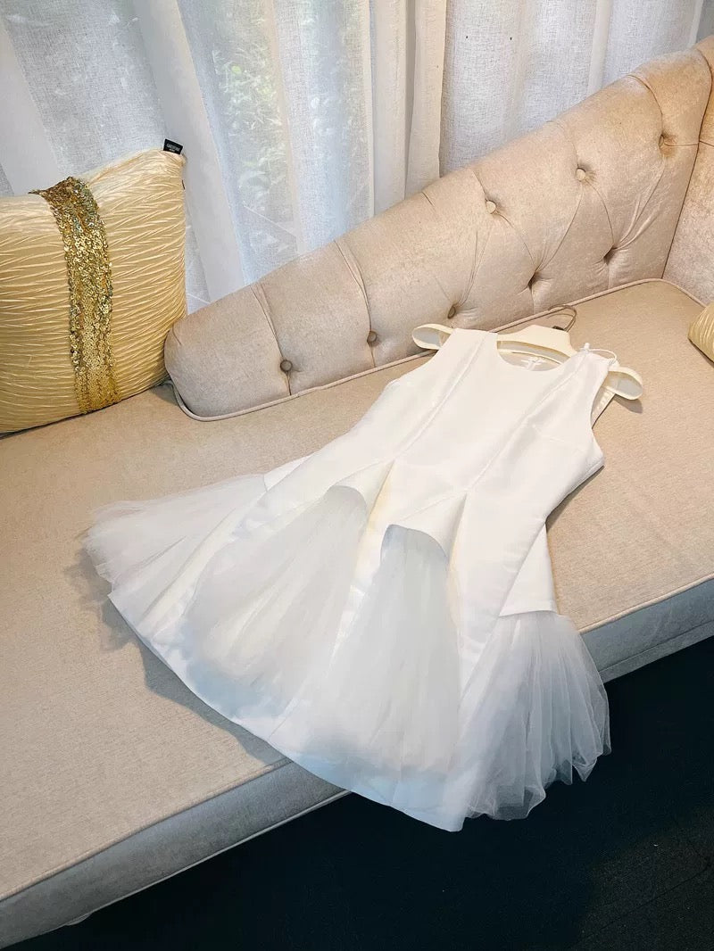 Vestido de fiesta corto de satén blanco con escote redondo, moderno, para octavo grado, de verano, para escuela secundaria, de fiesta, de cumpleaños, W936