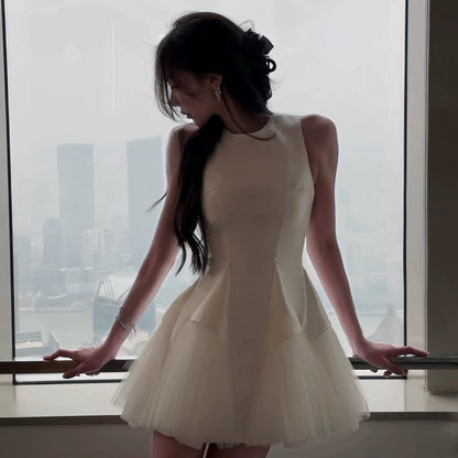 Vestido de fiesta corto de satén blanco con escote redondo, moderno, para octavo grado, de verano, para escuela secundaria, de fiesta, de cumpleaños, W936