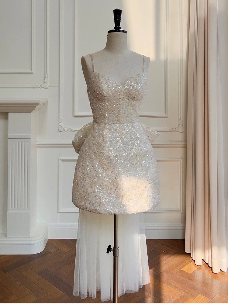 Vestido corto de fiesta de verano con tirantes finos, corte A, color champán y lentejuelas, para octavo grado, para fiesta de bienvenida, escuela secundaria, atuendos de cumpleaños W982