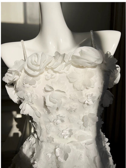 Vestido corto formal de verano para octavo grado, con tirantes finos, flores blancas, corte A, para regreso a casa, escuela secundaria, atuendos de cumpleaños W983