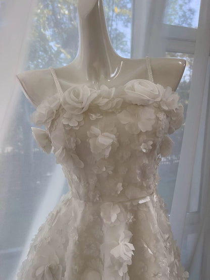 Vestido corto formal de verano para octavo grado, con tirantes finos, flores blancas, corte A, para regreso a casa, escuela secundaria, atuendos de cumpleaños W983