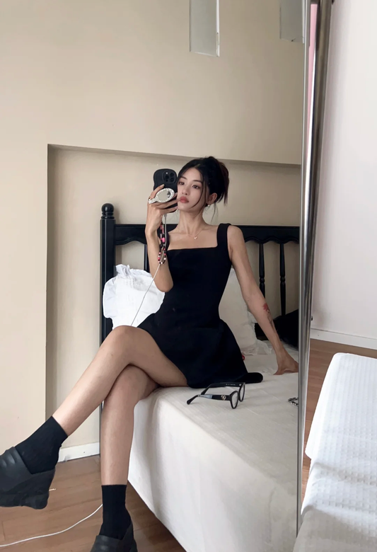 Vestido negro corto de satén, sencillo, con escote cuadrado, corte A, para fiesta de 8.º grado, de verano, para escuela secundaria, de fiesta, de cumpleaños, W996