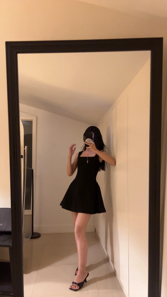 Vestido negro corto de satén, sencillo, de corte A y escote cuadrado, para fiesta de bienvenida de octavo grado, de verano, para escuela secundaria, atuendos de cumpleaños W997