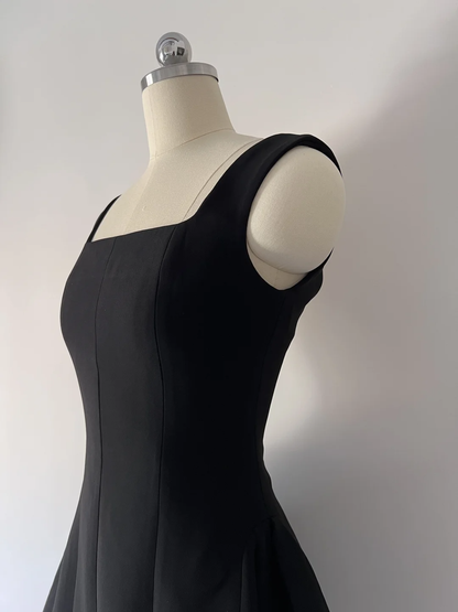 Vestido negro corto de satén, sencillo, con escote cuadrado, corte A, para fiesta de 8.º grado, de verano, para escuela secundaria, de fiesta, de cumpleaños, W996