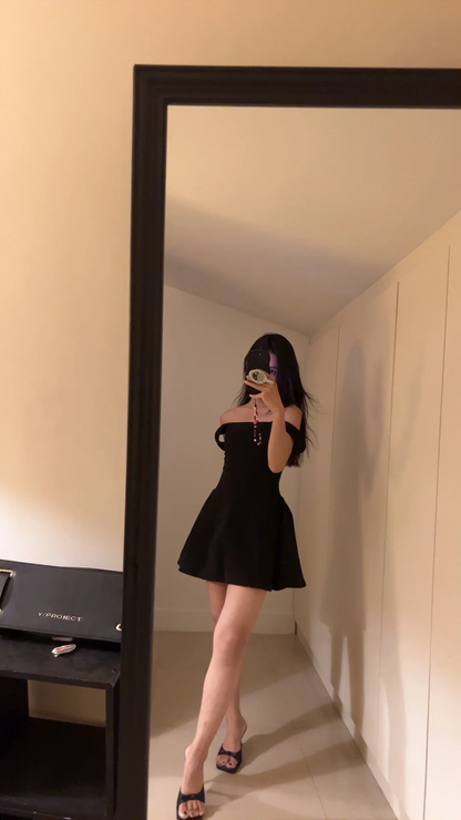 Vestido negro corto de satén, sencillo, de corte A y escote cuadrado, para fiesta de bienvenida de octavo grado, de verano, para escuela secundaria, atuendos de cumpleaños W997